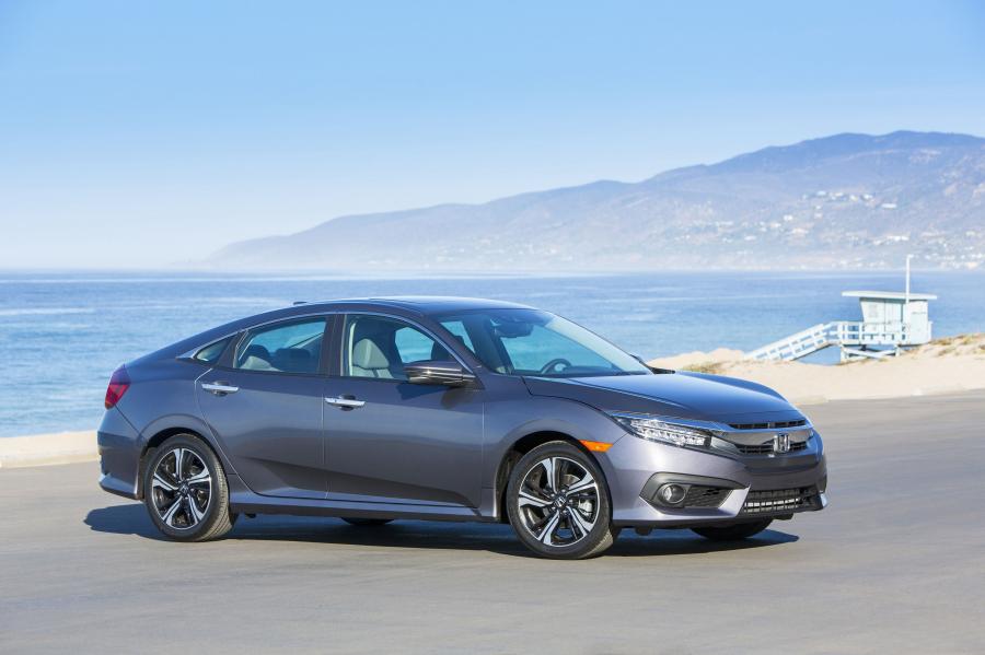  Honda Civic Touring Sedan (FC1) 2015 года  (NA) (фото 29 из 40)